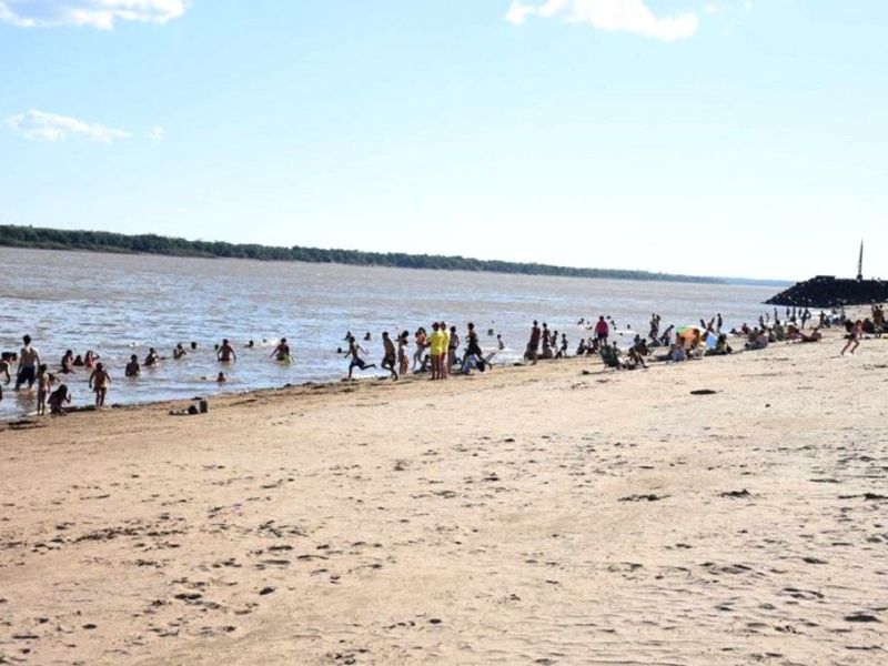 Prohibieron bañarse en el agua de una playa de Concordia