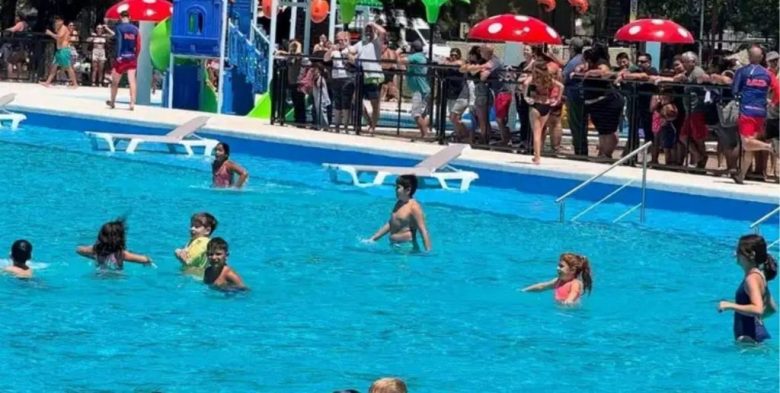 Teodelina inauguró el complejo «El Edén» con la pileta renovada más grande del país