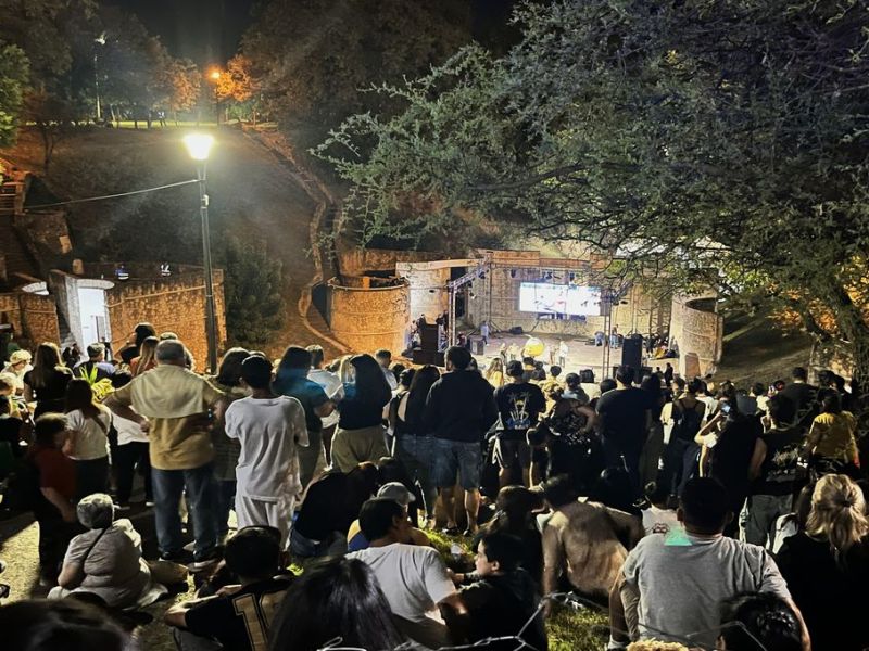 Al ritmo de la cumbia, pasó la primera noche de Música en el Anfiteatro