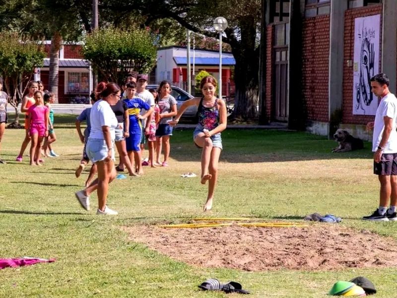 Jornada enfocada en los JJOO en la colonia de vacaciones de Villa Domínguez
