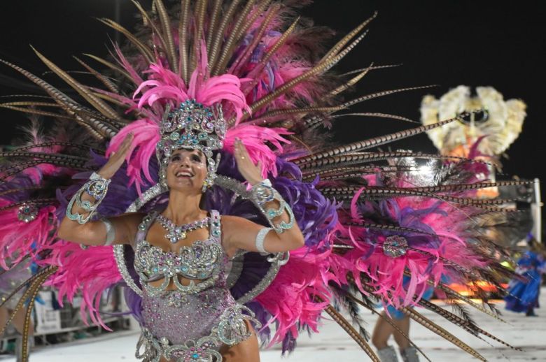 Carnaval de Chajarí: dos comparsas estafadas por un carrocero