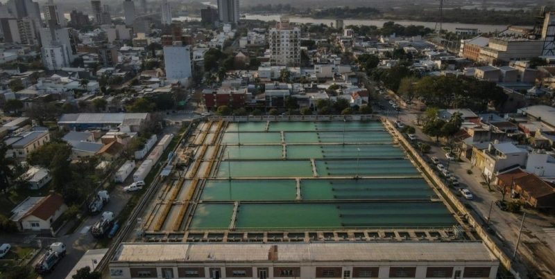 Aguas Santafesinas presentó su plan de inversiones y mantenimiento para prevenir obstrucciones en las cloacas de la capital provincial