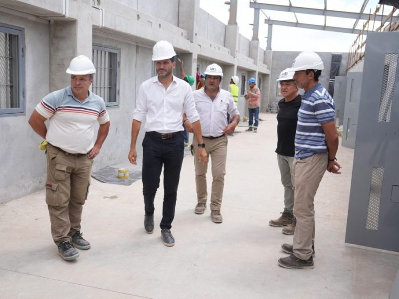 Pullaro recorrió la obra de la cárcel de alto perfil “El Infierno” que tiene un avance del 40 %