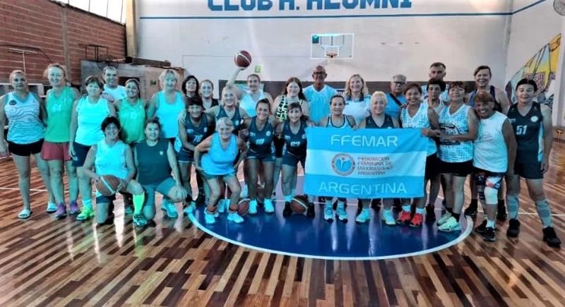 La selección argentina de maxibásquet entrenó en Paraná