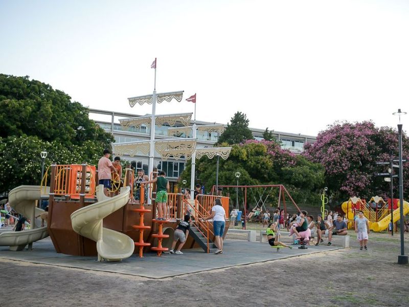 Presentaron la puesta en valor de la plaza del Patito Sirirí