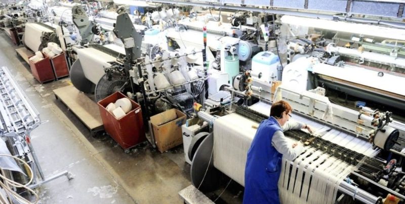 INDEC: la producción industrial sufrió la mayor caída desde marzo