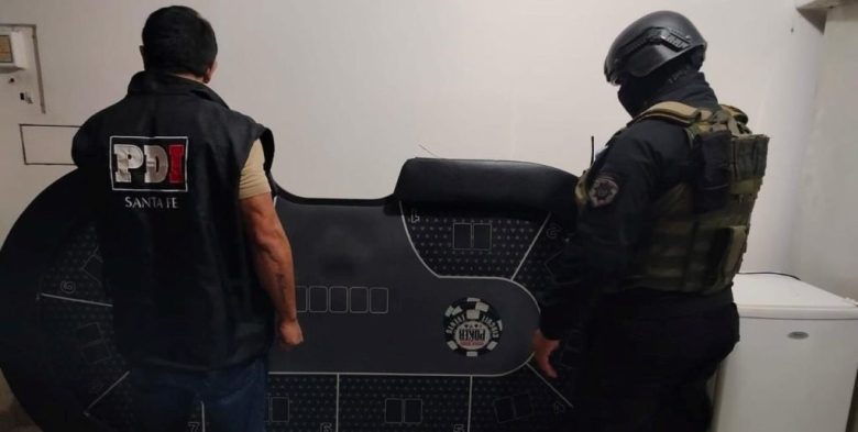 Desbarataron una casa de apuestas ilegales en Santa Fe: ocho aprehendidos, drogas, fichas y dinero en efectivo