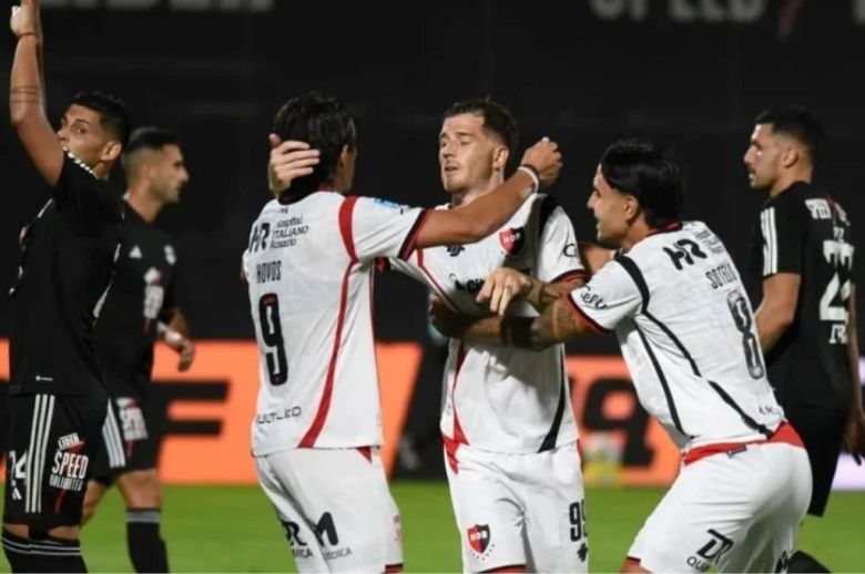 En la última del partido, Newell’s zafó y se trajo un punto ante Riestra