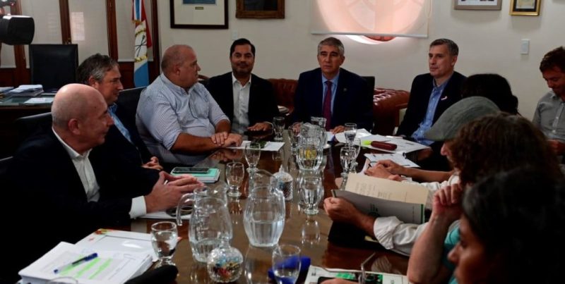 Paritarias: estatales y docentes santafesinos analizan la oferta del Gobierno
