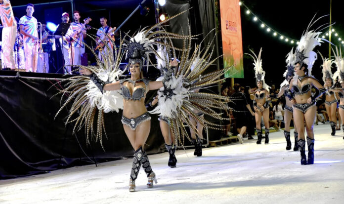 El gigante carioca copó Sastre: más de 20.000 personas vibraron en la Capital Provincial del Carnaval