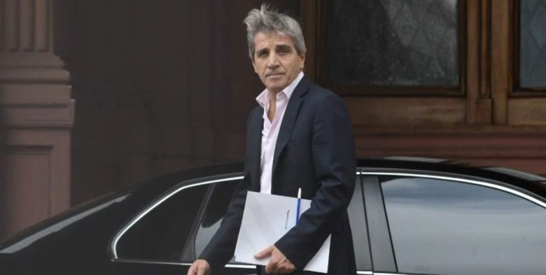 Superávit fiscal nacional en enero pese a la menor recaudación; el Gobierno acelera el plan de privatizaciones