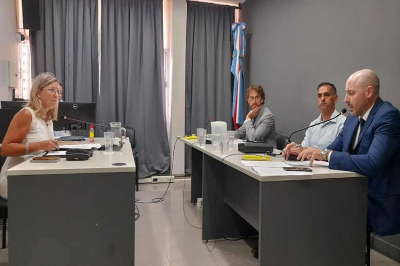 Chats entre acusados de percibir adicionales indebidos en la Policía complicarían a superiores