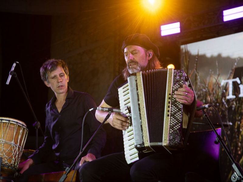 Una noche a puro folklore y un gran marco de público en Paraná
