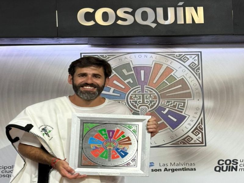 Juan Manuel Bilat ganó los Espectáculos Callejeros en Cosquín y actuará en el Festival 2027