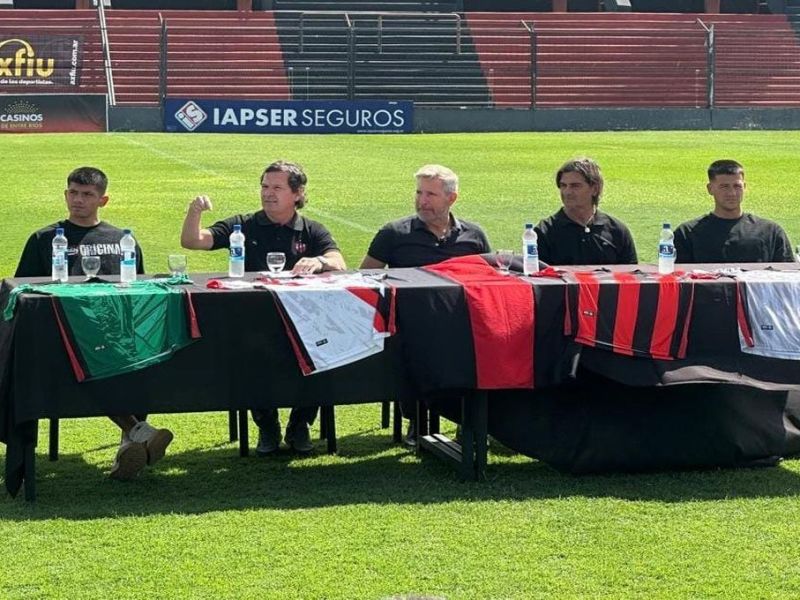 Con la presencia del gobernador, Patronato presentó su nueva camiseta