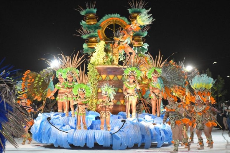 Más de 4.000 personas en la segunda noche de Carnaval en Chajarí