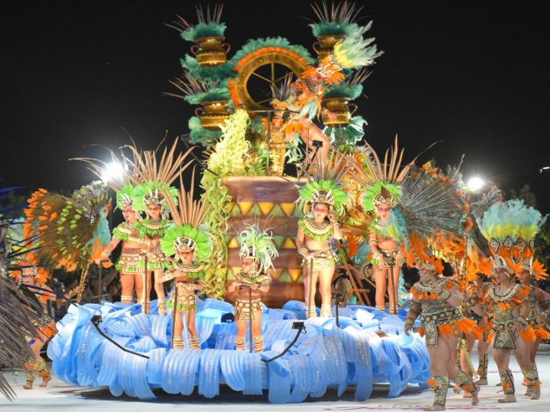 Más de 4.000 personas en la segunda noche de Carnaval en Chajarí