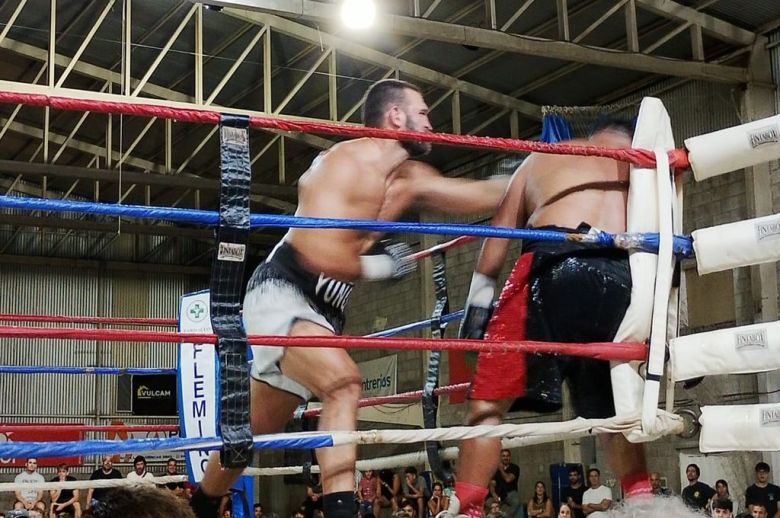 Franco Catena noqueó en el primer festival boxístico del año en Club Paracao