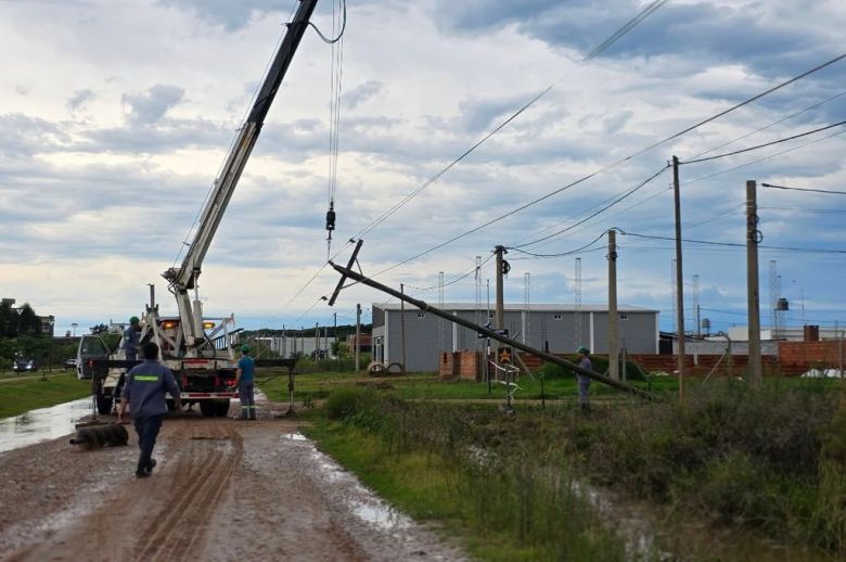 Continúan los trabajos para restablecer el servicio eléctrico en el norte