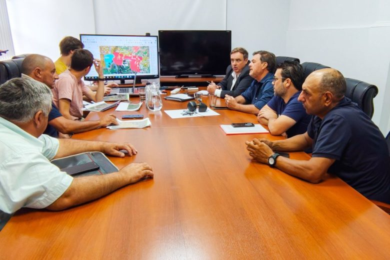 Vialidad Provincial y comunas de Gualeguay acuerdan convenios para mejorar trazas rurales