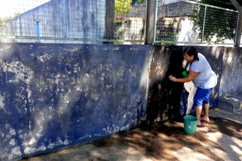 Familias ponen en condiciones una escuela en Concordia