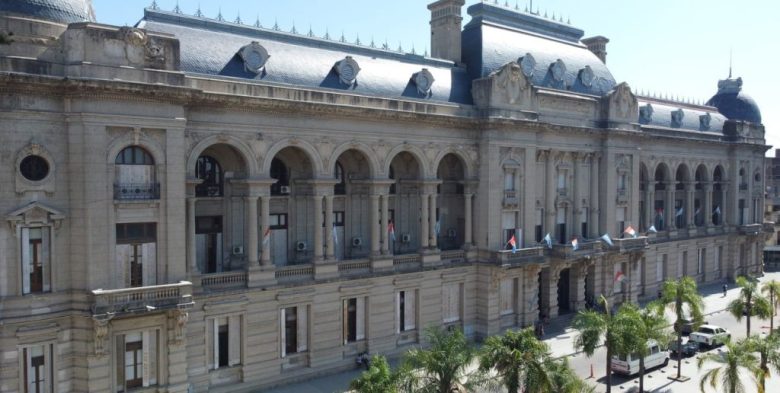 Paritarias estatales en Santa Fe: los gremios reclaman un 3% de desfase salarial al Gobierno