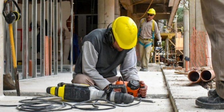 Reactivan la construcción de 16 viviendas paralizadas en Salto Grande