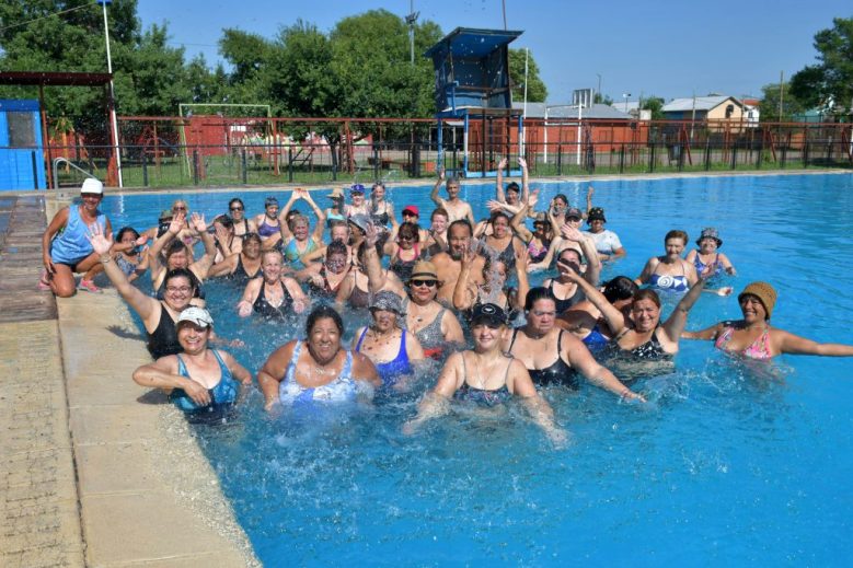 Más de 130 mil personas ya disfrutaron de las piletas recreativas en los polidepotivos rosarinos