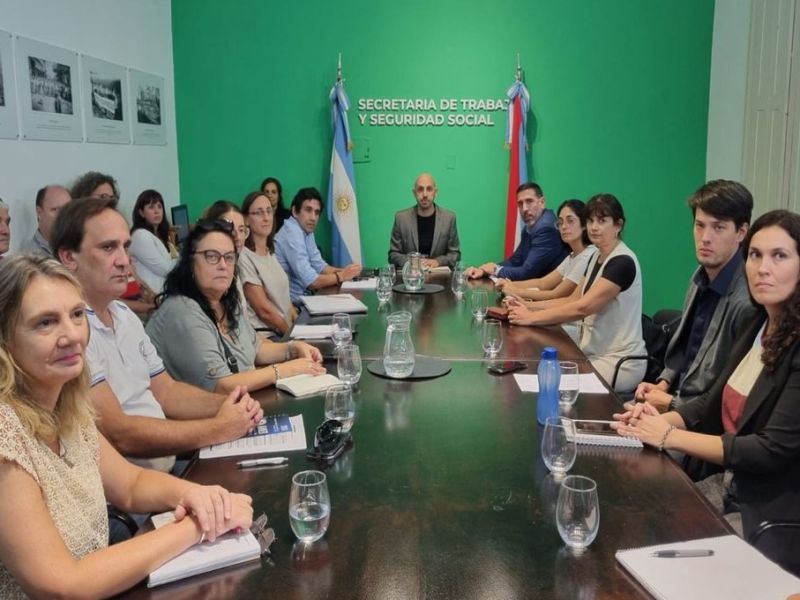 Los gremios docentes rechazaron la primera propuesta salarial del gobierno provincial