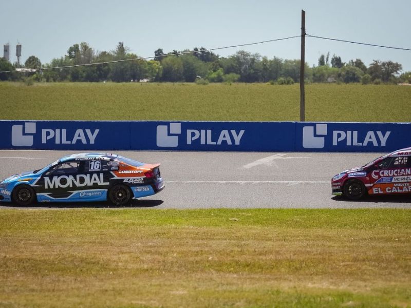 Pilay dijo presente en el Turismo Nacional y entregó el primer trofeo del año