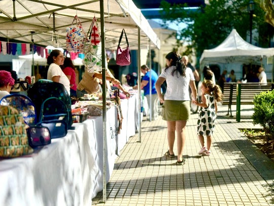 Rosario: nueva edición de la feria que invita a comprar local en el inicio escolar