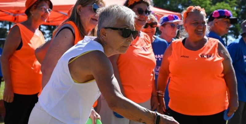 Multitudinaria jornada de integración de la tercera edad en Villa Gobernador Gálvez