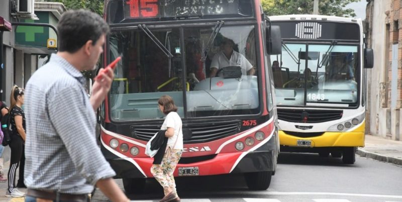 Transporte urbano en Santa Fe: evalúan el servicio ante un nuevo pedido de emergencia