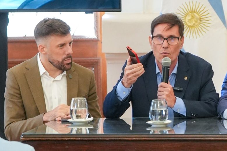 Santa Fe establece pautas para el uso de celulares en las escuelas