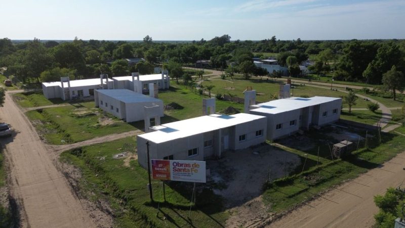Romang sorteó 12 viviendas