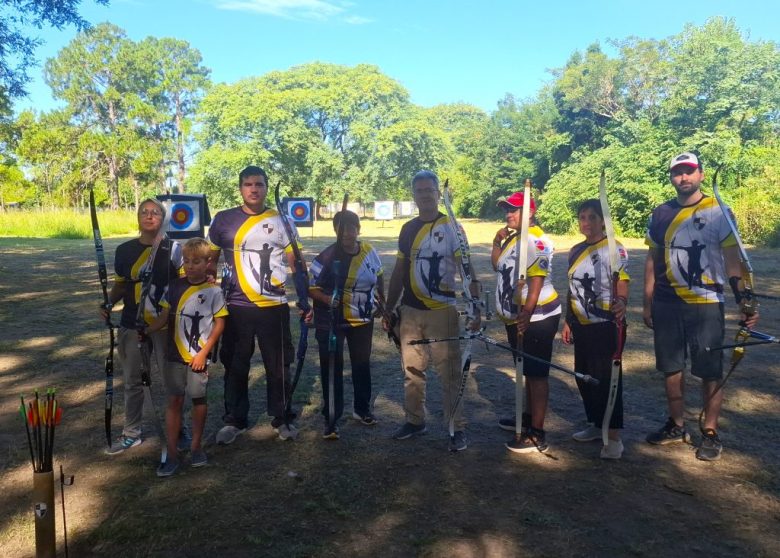 Alis Sagitta lanzó su temporada 2026 de tiro con arco en San Javier
