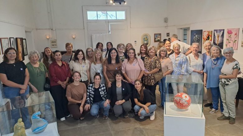 8M en El Trébol: homenajes, paseo de la mujer y muestra en el Museo
