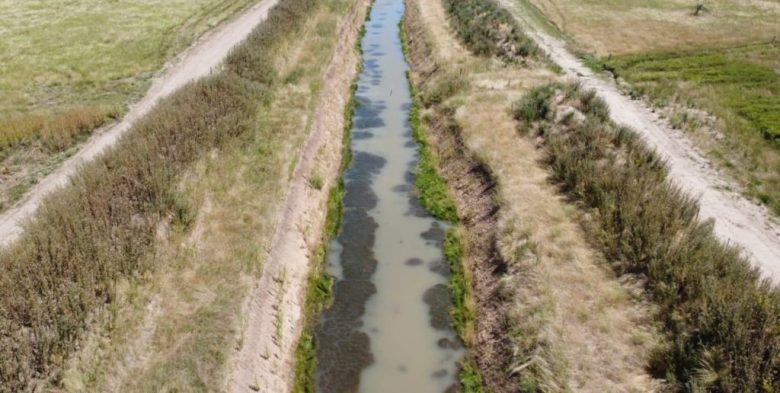 Obras en el Arroyo Frías potencian el drenaje en cinco localidades del departamento Rosario