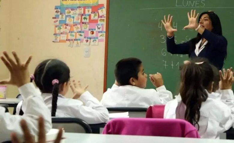 Inicia el ciclo lectivo en Santa Fe con las escuelas abiertas y el objetivo de sostener los 185 días de clases