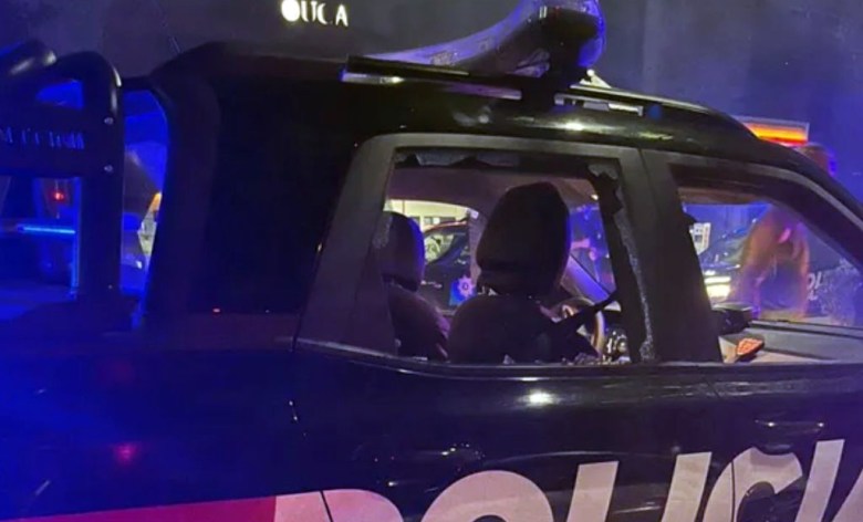 Disturbios en Rosario tras el clásico: apedrearon edificios e incendiaron contenedores