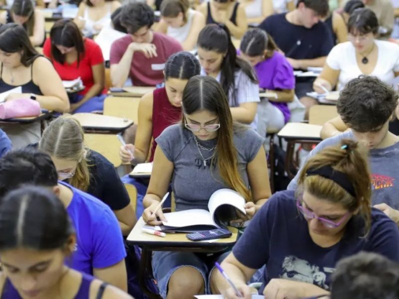 Estudiar en Rosario, una decisión que ahora se calcula mes a mes