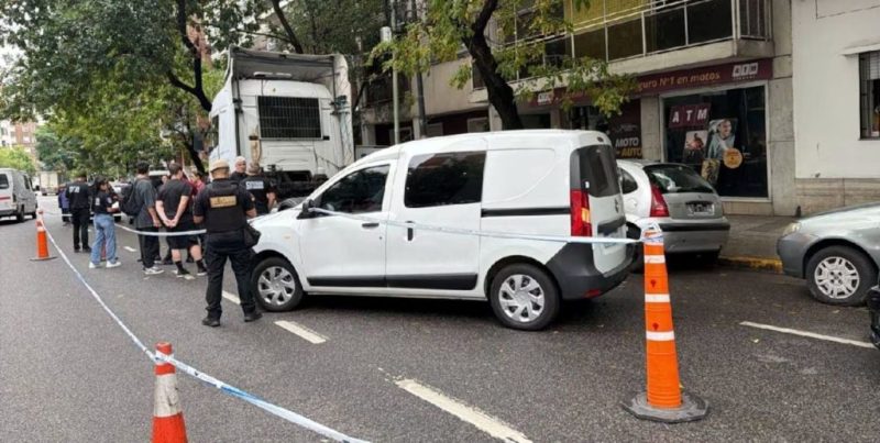 Secuestran 600 litros de ketamina ocultos en un camión en el barrio porteño de Caballito