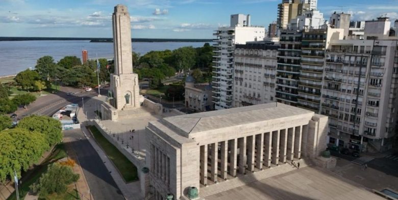 Santa Fe completará el Monumento a la Bandera para el 20 de junio asumiendo la deuda de Nación