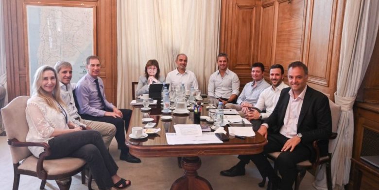 Respaldado por Milei, el Jefe de Gabinete reactivó la mesa política del Gobierno con foco en la estrategia legislativa
