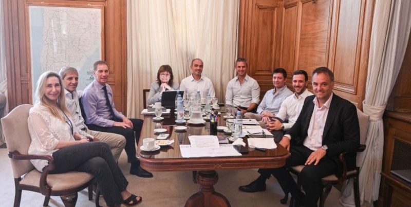 Respaldado por Milei, el Jefe de Gabinete reactivó la mesa política del Gobierno con foco en la estrategia legislativa
