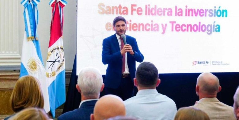 Articulación público-privada: Pullaro busca acuerdos en Neuquén por inversiones en Vaca Muerta para Santa Fe