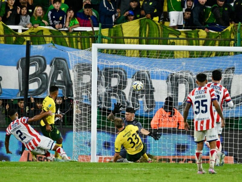 Errores propios y mucha impotencia: Unión perdió un partido que era para ganar
