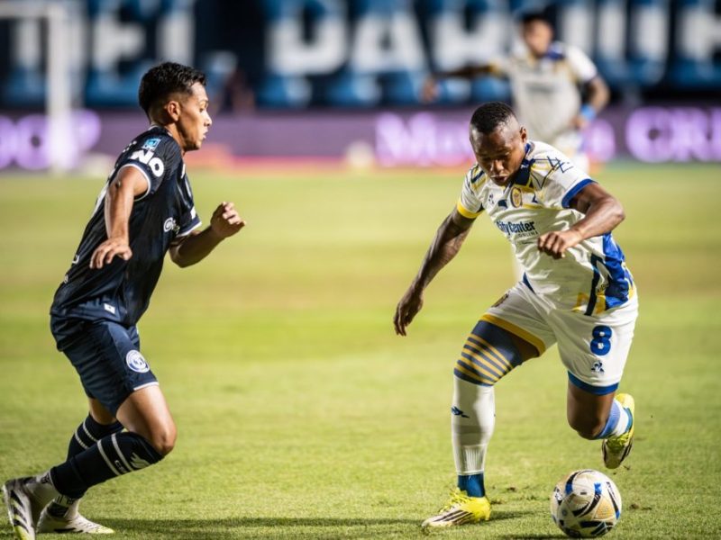 Sin Di María y con errores que fueron fatales, Central dejó pasar una buena chance en Mendoza
