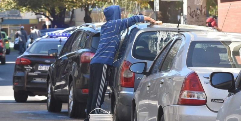 “Si pasa a ser delito, le da a la policía más herramientas”, dijo Poletti sobre la actividad de cuidacoches