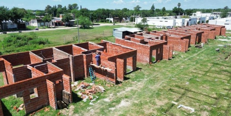 Esperanza: arrancaron las obras de 14 nuevas viviendas y de infraestructura en barrio La Orilla